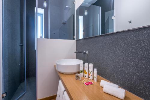 Koupelna v ubytování Shapes Luxury Suites