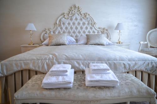Ένα ή περισσότερα κρεβάτια σε δωμάτιο στο Hotel Kiston