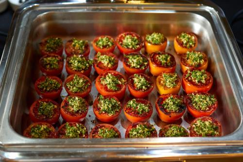 Makanan di atau berdekatan hotel