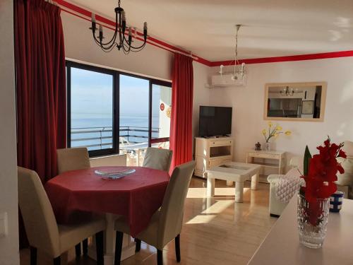 Gallery image of Apartamentos Mediterraneo in Marbella