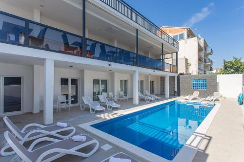 All Saints Suites B&B Kastela