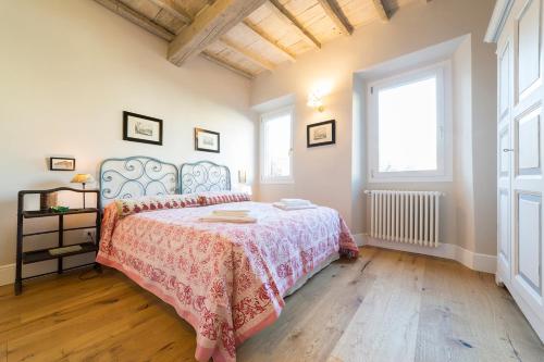 Oltrarno Real Mood Florentine Apartment