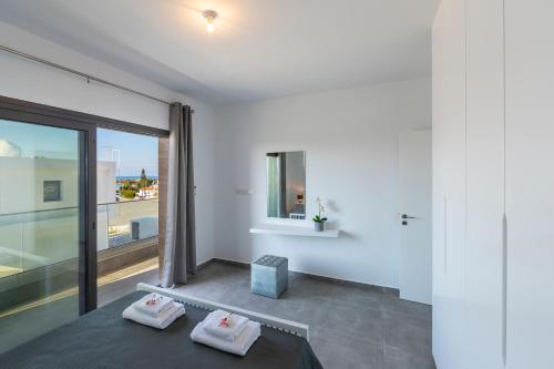 Gallery image of Villa Marlene, walking distance to Coral Beach! in Peyia