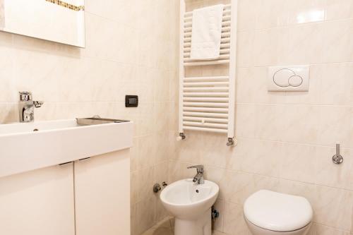 A bathroom at Sweet Venice - Exclusive near San Marco - WiFi