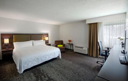 A bed or beds in a room at Holiday Inn Princeton, an IHG Hotel