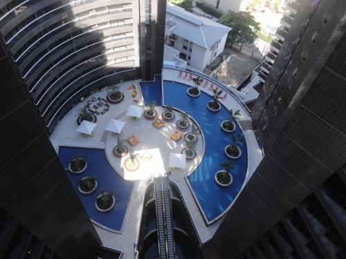 una vista aérea de una mesa en un edificio en Fortaleza VIP Experience, en Fortaleza