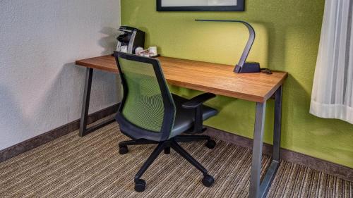 Holiday Inn Express Memphis Medical Center - Midtown, an IHG Hotel Image