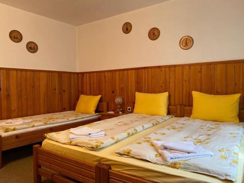 Postel nebo postele na pokoji v ubytování Matsureva House - Pri Ivan