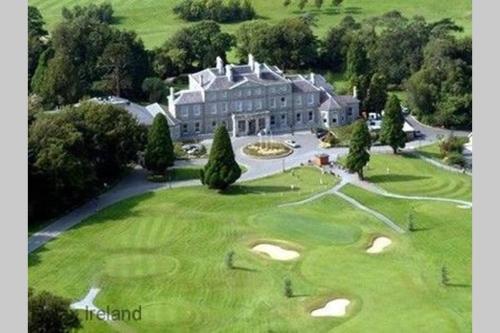 A bird's-eye view of Faithlegg Estate, Mews Holiday Home, Waterford