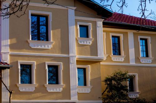Budova, kde se prázdninový dům nachází
