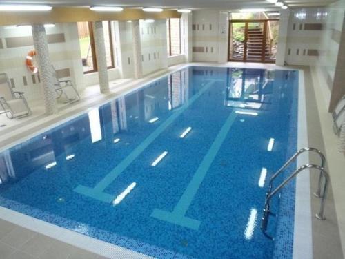Bazén v ubytovaní Szymoszkowa Residence Luxury Apartment alebo v jeho blízkosti