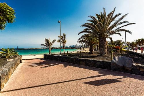 Malu beach apt w/pool on Las Cucharas beach CT, Costa Teguise – Updated  2022 Prices