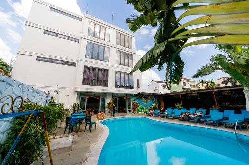 Gallery image of Bed Station Hostel & Pool Bar Hội An " Former Sunflower" in Hoi An