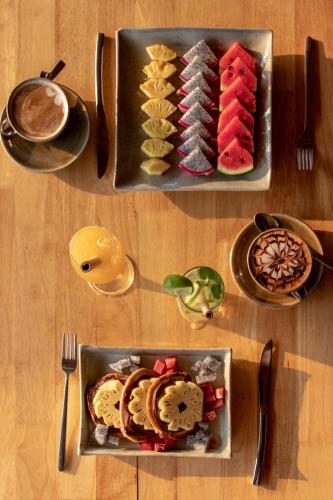 Mad på resortet eller i nærheden