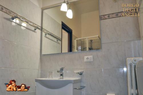 Ένα μπάνιο στο Borgo degli Angeli Arcola