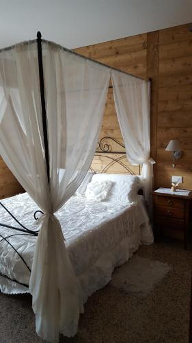 La Villa tesisinde bir odada yatak veya yataklar