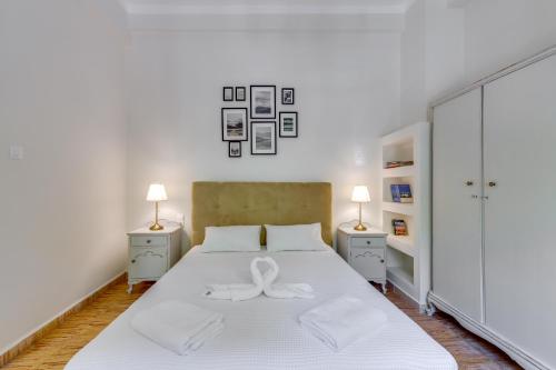 Llit o llits en una habitació de Samouil Apartment, 40 meters from the beach