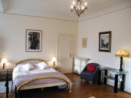 Voodi või voodid majutusasutuse Villa des Capucins toas