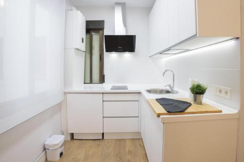 Kuchyň nebo kuchyňský kout v ubytování Apartamento céntrico Logroño Confort con Aire Acondicionado