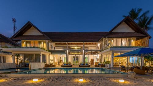 Kolam renang di atau dekat dengan The Beach House by Reveal