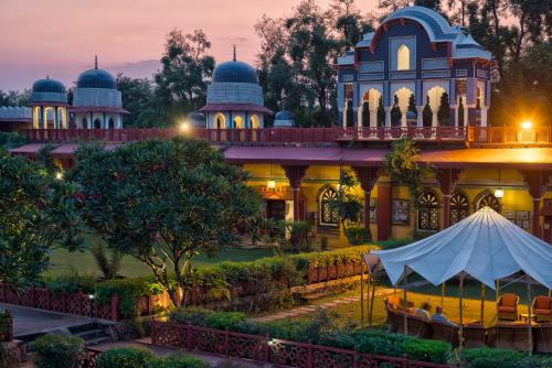 Un jardín fuera de Bundelkhand Riverside