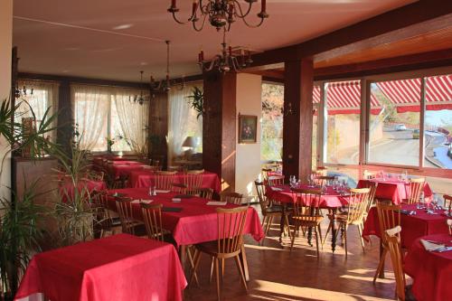 Restaurant o un lloc per menjar a L'Hostellerie Le Turckheim Croix d'or