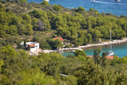 Imagen de la galería de Kornati Robinzon House, en Pristanišće