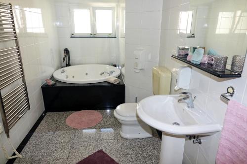 Gallery image of Apartment Jurica in Makarska