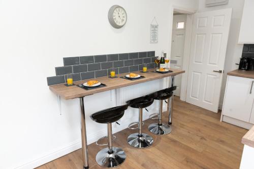 Gallery image of Charming 2 Bedroom House - Free Parking - Great Location in Tamworth