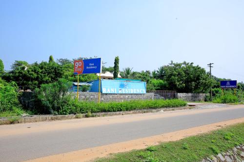 a street sign on the side of a road at Rani Residency in Puducherry