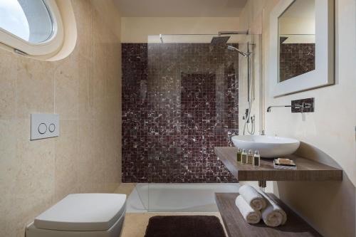 Koupelna v ubytování Villa Medea by HMZ Villas
