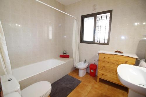 Villa Sa Barda tesisinde bir banyo