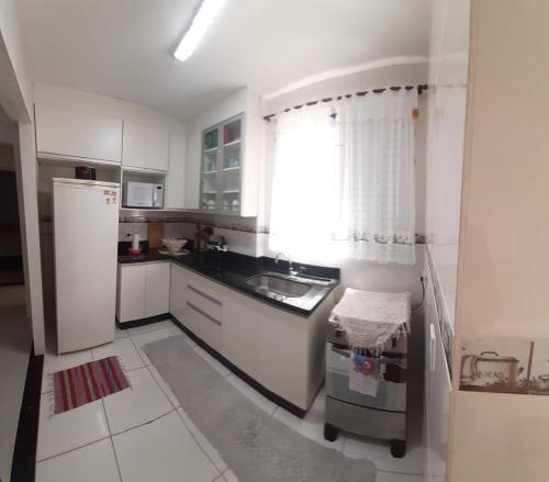 Dapur atau dapur kecil di PORTAL DAS ROSAS