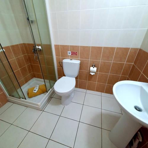 Un baño de Owls Nest Townhouse