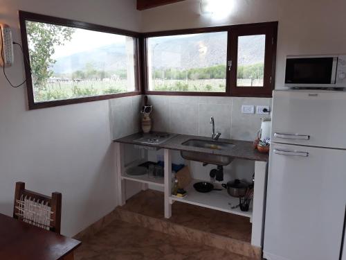 Η κουζίνα ή μικρή κουζίνα στο Entre Montañas