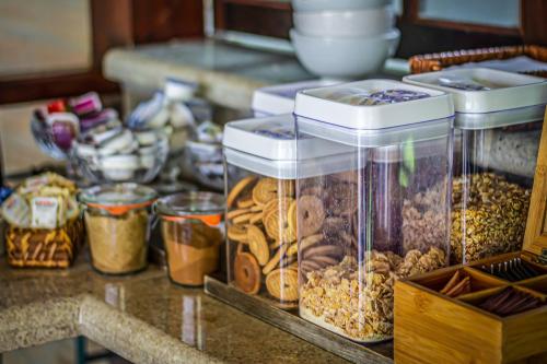 Makanan di atau berdekatan inn ini