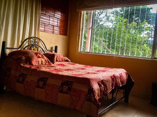 Säng eller sängar i ett rum på Casa finca El Girasol