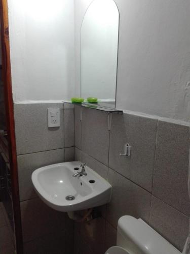 Vonios kambarys apgyvendinimo įstaigoje Apart Jujuy monoambiente