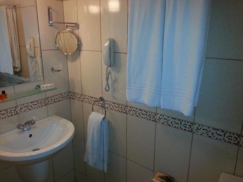 O baie la Avlonya Hotel