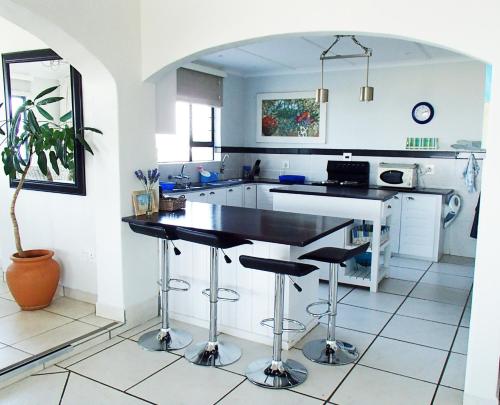 Dapur atau dapur kecil di CodsView Beach House