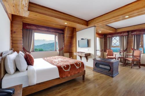 Postel nebo postele na pokoji v ubytování Summit Hermon Hotel & Spa