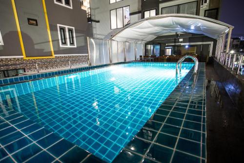 Bazén v ubytování Triple B Boutique Residence nebo v jeho okolí