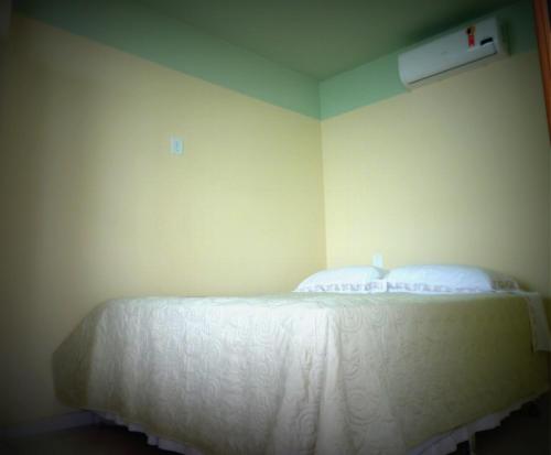 Ein Bett oder Betten in einem Zimmer der Unterkunft Vidigal Varandas Hostel