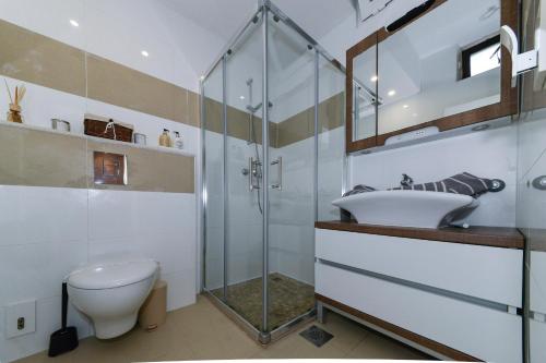 Kupatilo u objektu Family & pet friendly apartment Martina