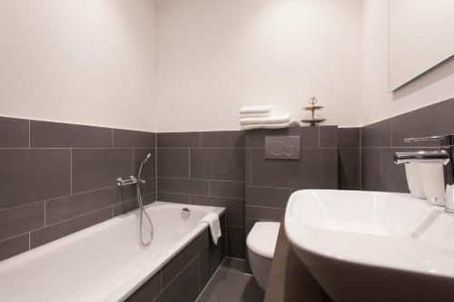 Koupelna v ubytování Hotel Angerland Garni