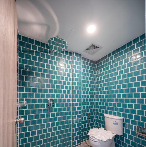 Bilik mandi di Yanud Residence