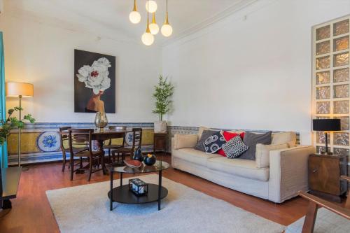 Charming Chiado 2BDR with Balcony by LovelyStay