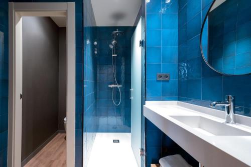 Ένα μπάνιο στο Toc Hostel Granada