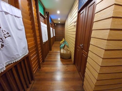 Photo de la galerie de l'établissement BanSoi 1 & Alley One Cafe, à Trang