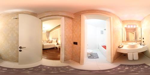 Ένα μπάνιο στο Sapci Prestige Hotel